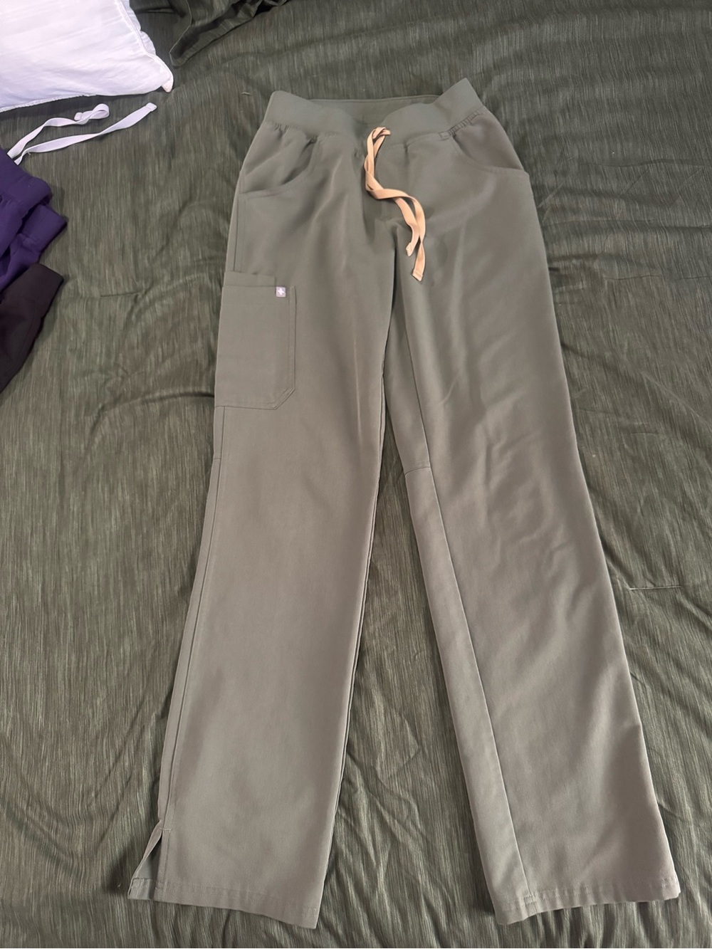 XS Tall Figs Kade Scrub bottom Moss